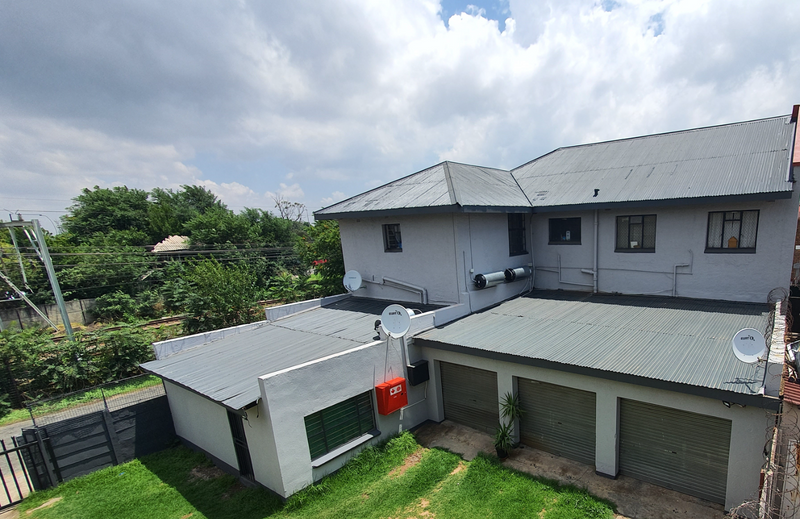PRICE REDUCED! NICE 2 X BEDROOM FLAT AVAILABLE TO RENT –IMMEDIATE – PLANTATION, BOKSBURG