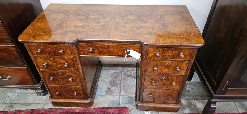 Victorian Burr-walnut Kneehole Desk