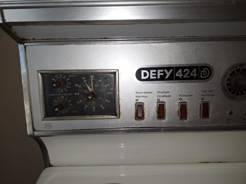 Stove ,electric Defy 424 fulle working condition
