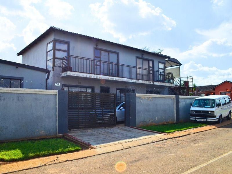 Property for Sale in Pimville Zone 5