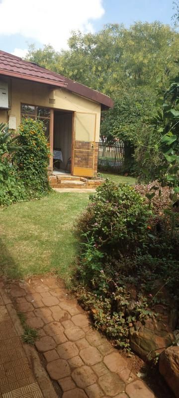 3 Bedrooms spacious yard