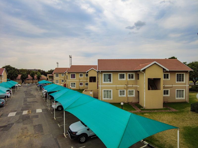 First floor Two-bedroom unit in Parkdene Boksburg