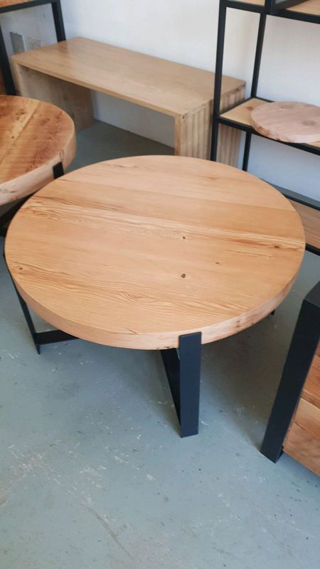 Oregon Pine Round Coffee Table
