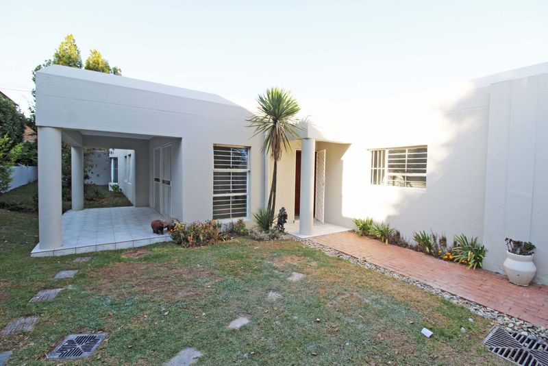 Discover Serene Living in Bryanston! Your Perfect Home Awaits!