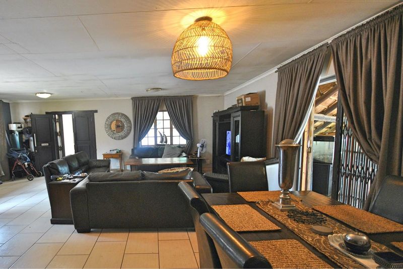 Attention: Adjusted price!  Modern Home in Vaalpark with High Security and Open Plan Living Spaces