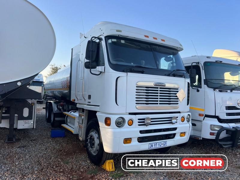 ●● Keep the wheels of your business in motion with This Fuel/Diesel 20 000L Rigid Tanker Truck ●●