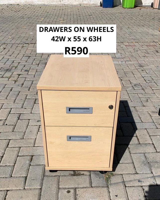 EXCELLENT QUALITY WORK STATION DRAW CABINET ON ROLLER WHEELS