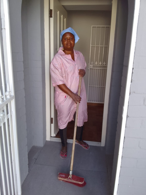 DOMESTIC WORKER LOOKING FOR WORK