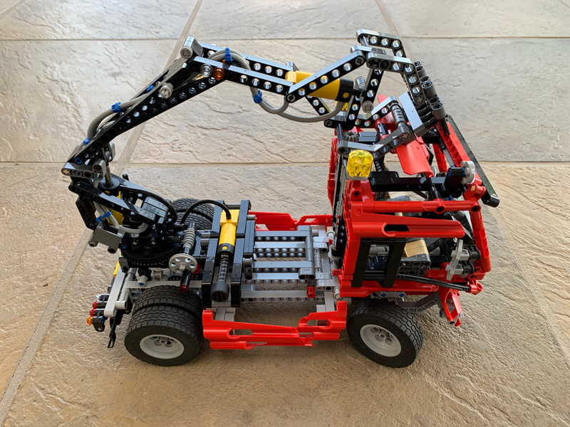 LEGO - Technic - Pneumatic Truck - 8436