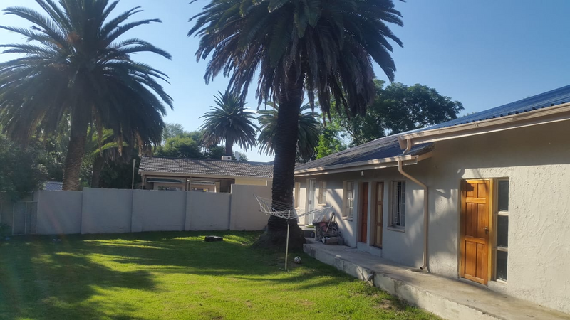 An Apartment to rent in Fontainebleau, Randburg