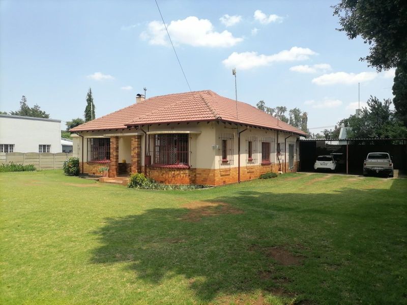 House in Benoni West For Sale