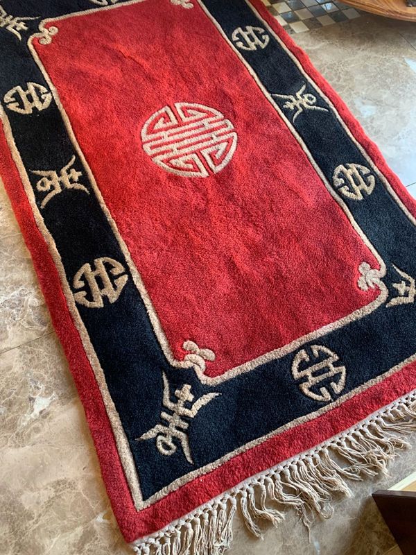 Chinese rug in excellent condition