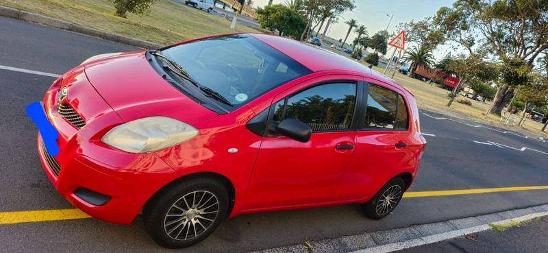 Toyota yaris year 2011 in good condition