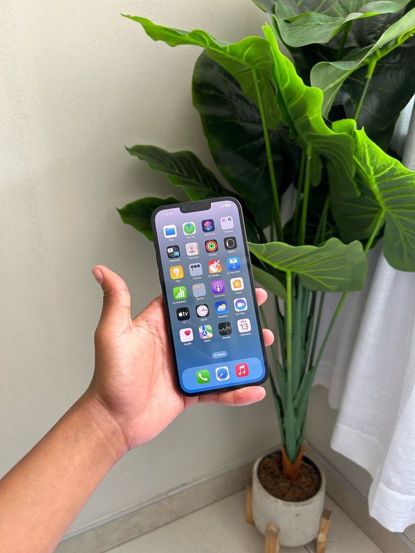 iPhone 14 Plus 256gb blue only R13500