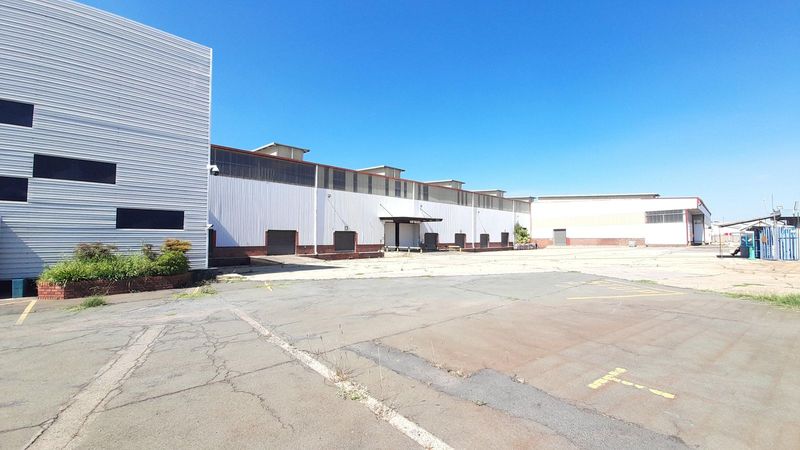 Warehouse to let in Jupiter, Germiston