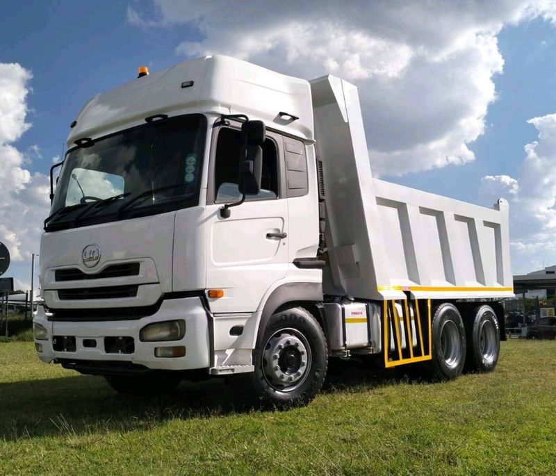 STRONG NISSAN UD 460 TIPPER TRUCK