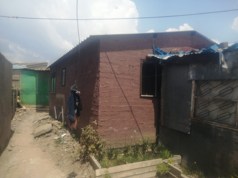 RDP WITH TITLEDEED AND LOTS SPACE FOR SALE IN IVORY  TEMBISA – CASH BUYERS.