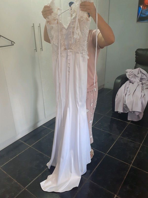 Wedding dress and short veil