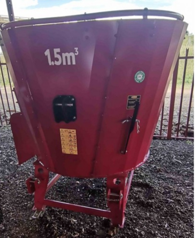 New 1.5 Cube PTO Vertical Feed  Mixer For Sale