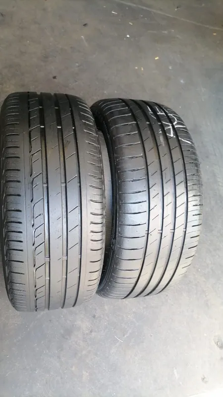 285/35 R21 used tyres and more.call/whatsapp Enzo 0783455713