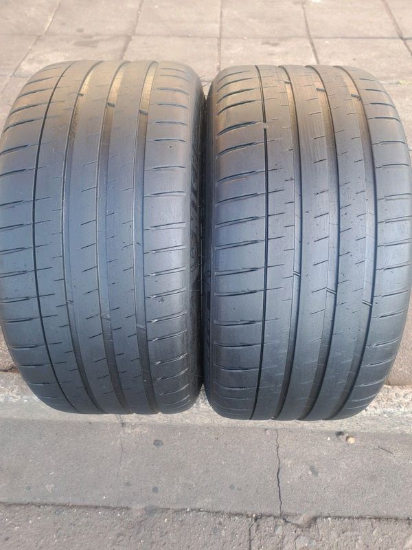 275 35 r19 Michelin normal tires for sale.