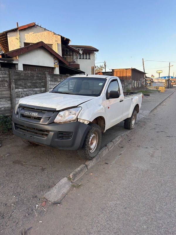 Stripping 2015 Isuzu KB250 Dteq 4x2 For Parts!