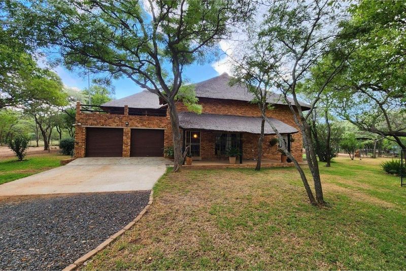 21 ha Game Farm near Dinokeng Game Reserve - 4 Bedrooms double storey