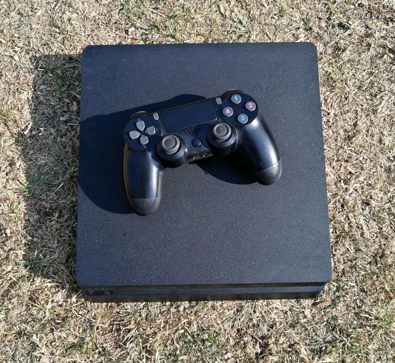 PlayStation 4 Slim