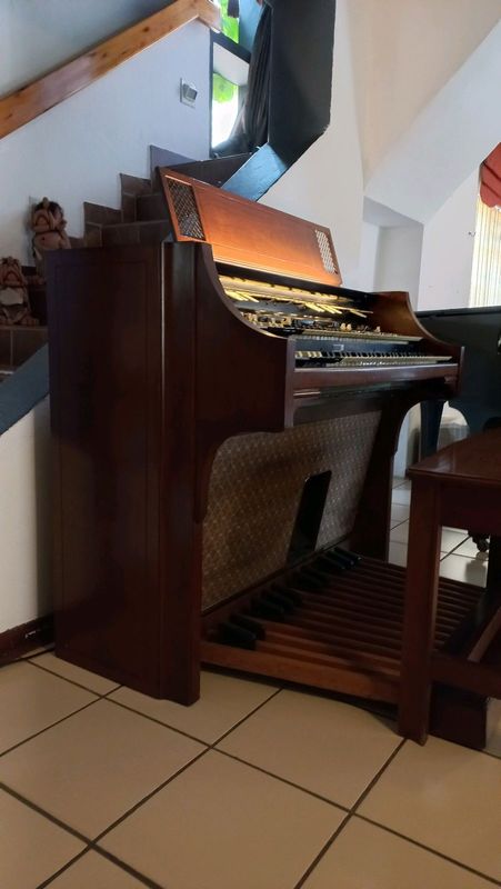 Hammond organ H12 series