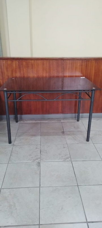 BLACK GLASS STAND TABLE