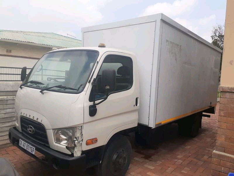 2013 Hyundai Mighty 4 tonne truck