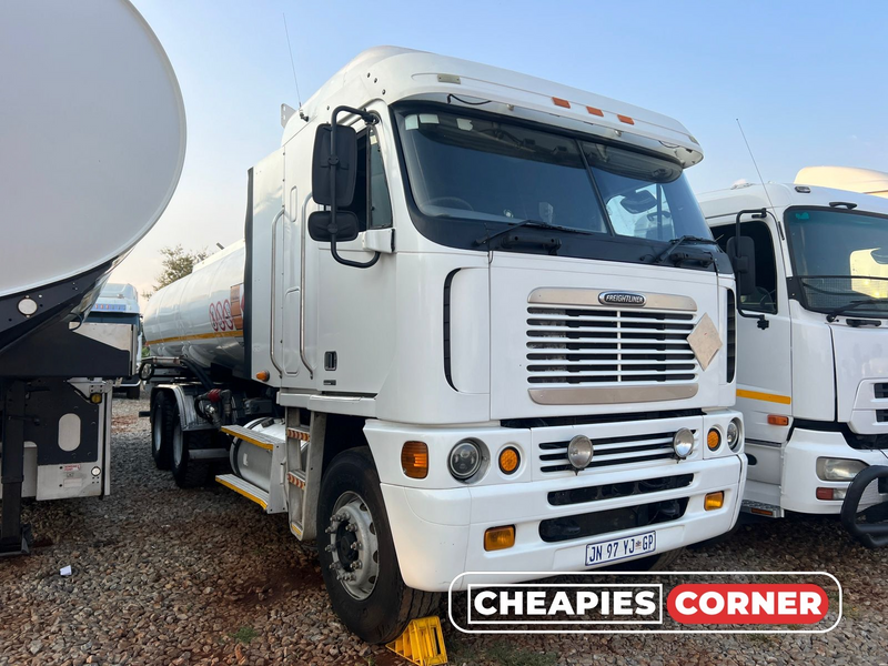 ● Grow Your Business With This Freightliner Rigid 20 000 Litres Fuel/Diesel Tanker Truck ●