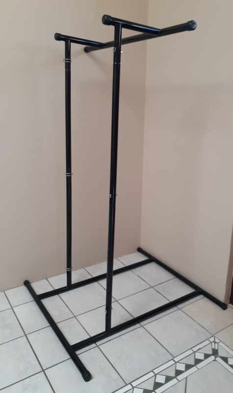 PULLUP AND PUSHUP RACK