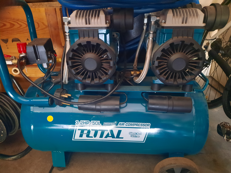 Air Compressor - 3.2HP/50L   Silent and Oil Free (FREE Delivery)