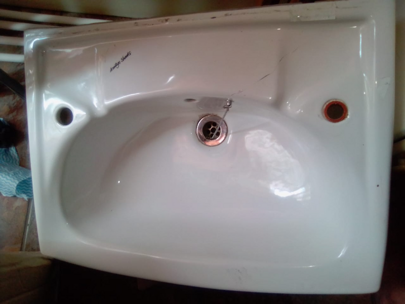 White ceramic bathroom  basin for sale - R120
