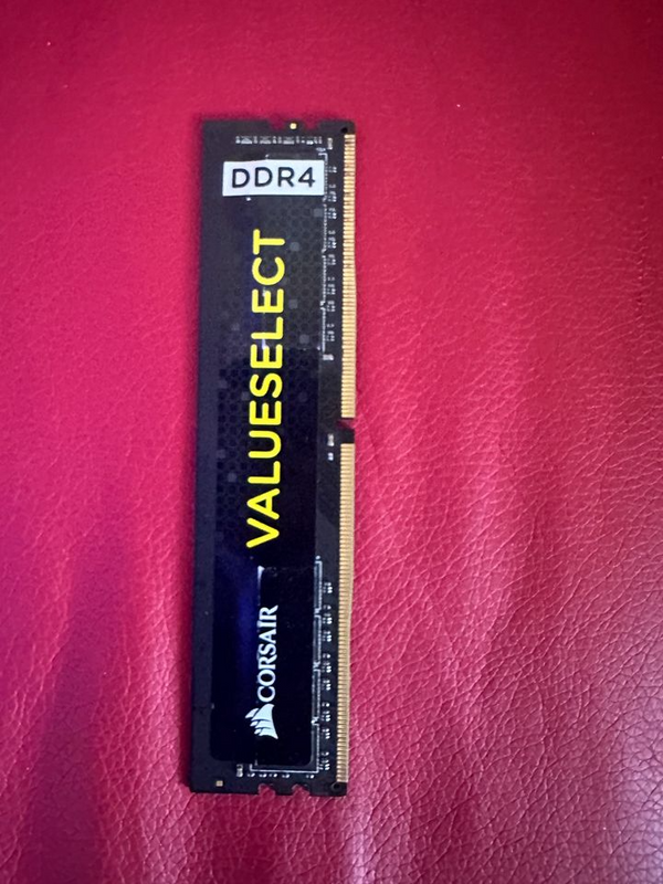 Corsair Memory - 4GB (1 x 4GB) DDR4 2400MHz