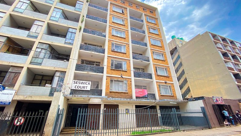 AFFORDABLE 1 BEDROOM, 1 BATH APARTMENT TO LET AT BEREA, JOHANNESBURG.