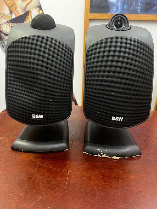 B &amp; W LM1 Mount Speakers