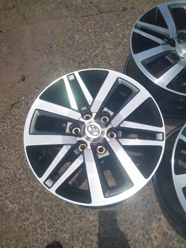 Toyota Hilux rims size 18inch