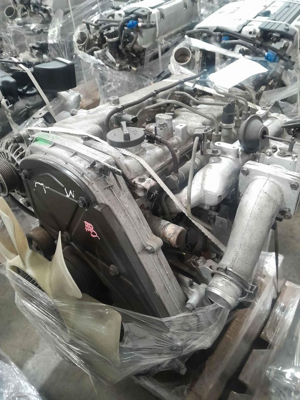 Used 2.5 Hyundai D4CB Engine aluminum top for sale.