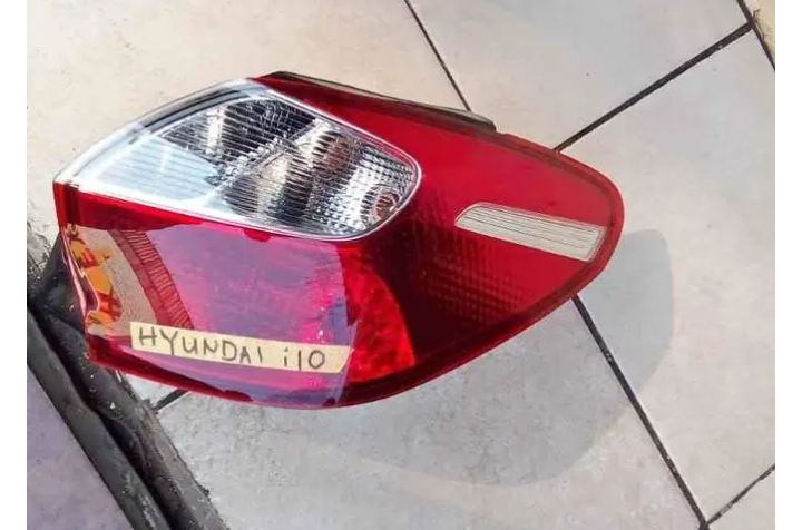 Hyundai i10 headlight available