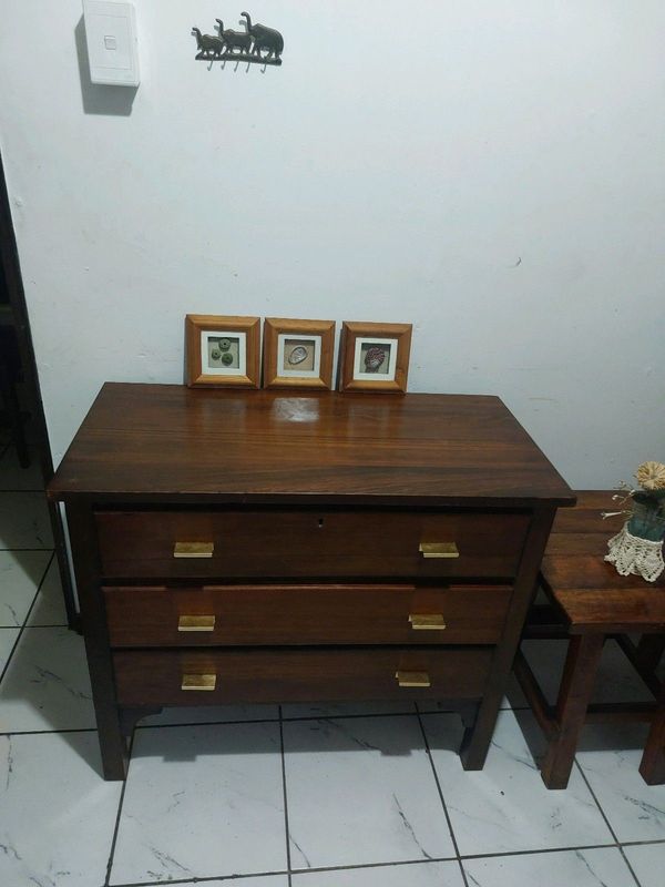 Chest of Drawers R1400