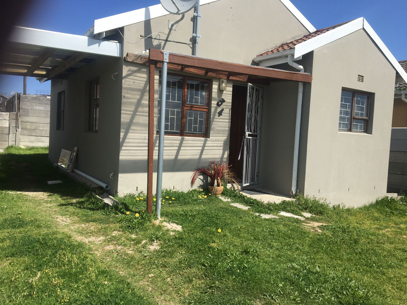 Free standing house in Silversands, Blue Downs for sale R899000