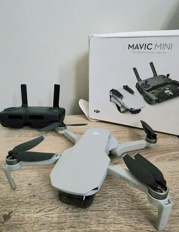 DJI Mavic Mini Drone | Plus Controller and accesories | Good Condition