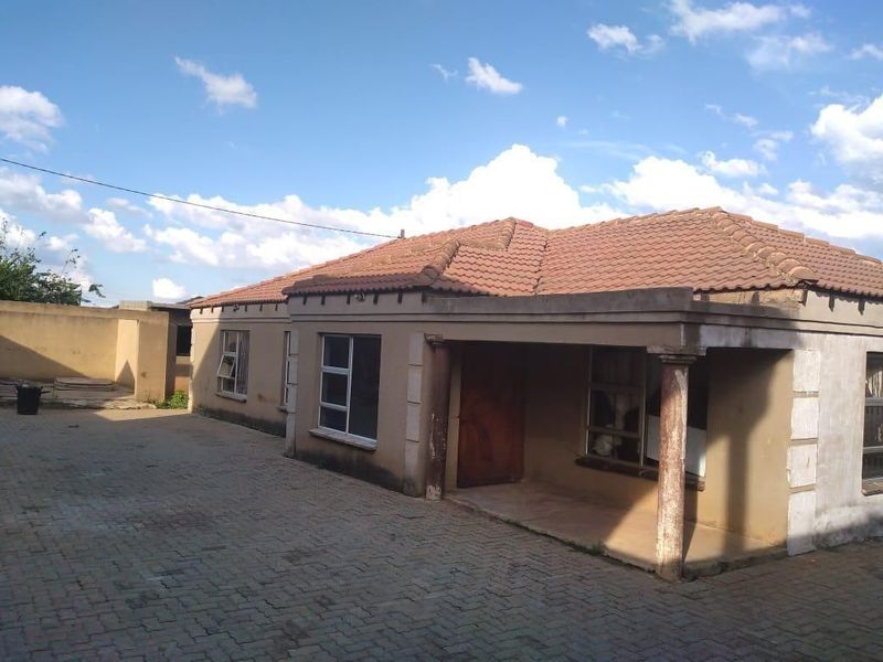 House for sale in Clayville, Midrand