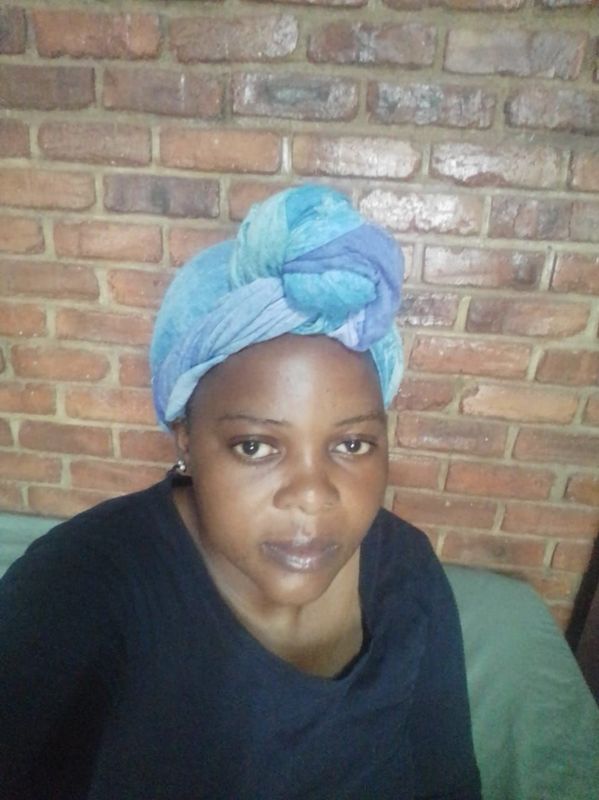 Matured and respectful Zimbabwean hardworking person looking for a job as a domestic worker