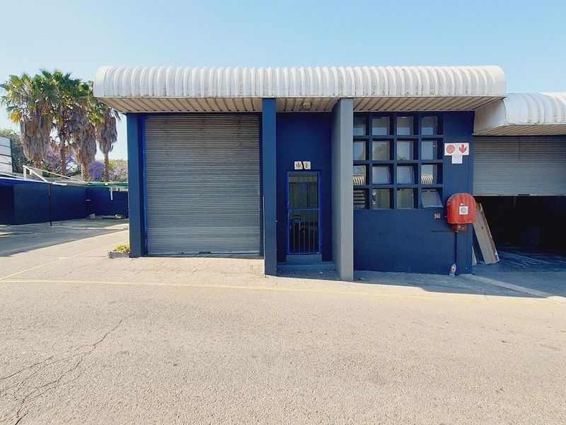 125m² Industrial To Let in Halfway House at R72.00 per m²