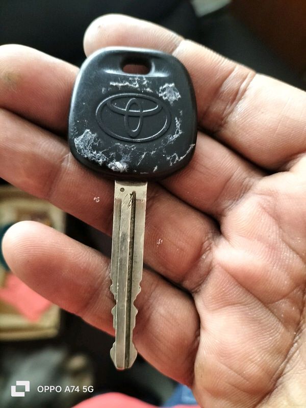 Toyota etios or quantum key R350