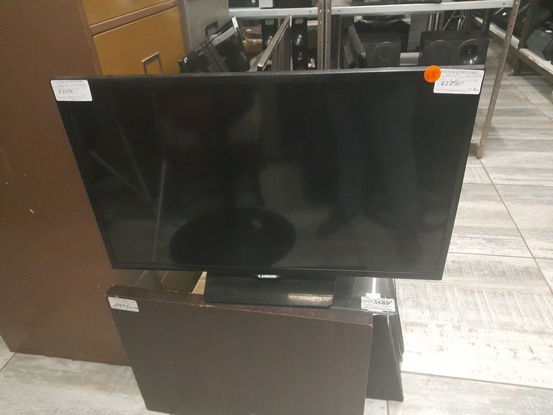 Sansung 32inch TV with Remote 67May24