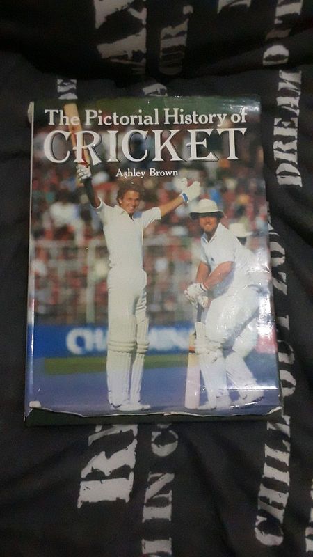 The pictorial History of CRICKET Ashley Brown